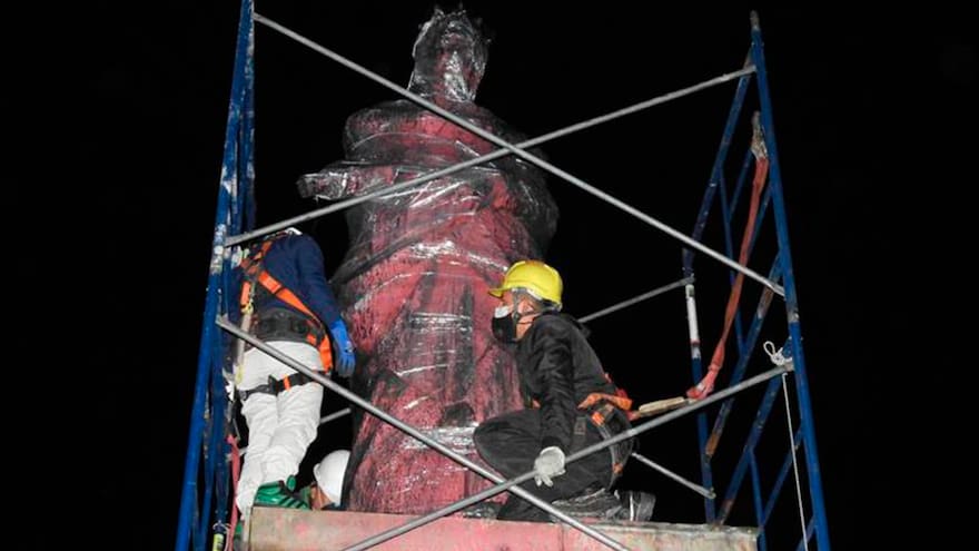 Retiran estatuas amenazadas de Colón e Isabel la Católica