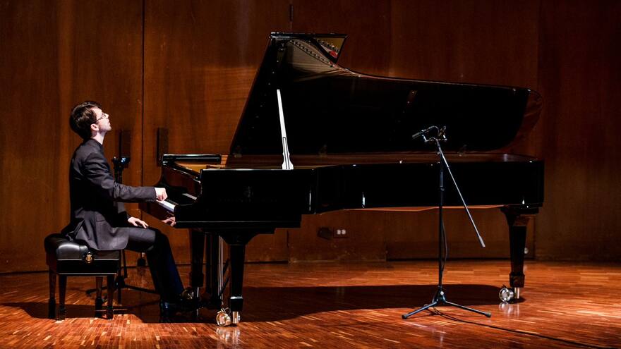 El pianista ruso Simón Vlásov brindará concierto en Santa Marta