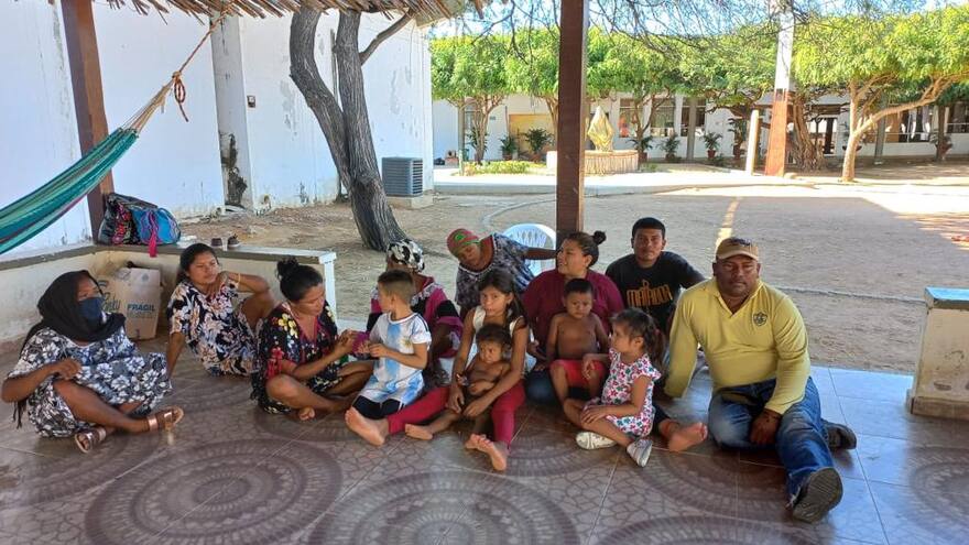 Familias wayuu desplazadas piden ayuda