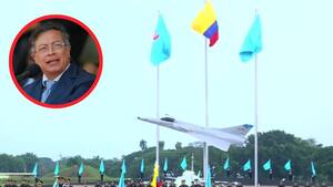 Petro confirma la compra de 17 aviones de combate Gripen a Saab