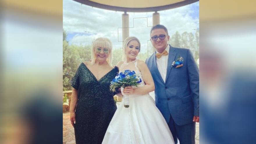 Hija de la ‘Gorda’ Fabiola y Polilla, de Sábados Felices, se casó y cantó en su matrimonio