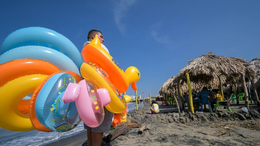 Por cierre de vías se desploman ventas de caseteros de Salgar