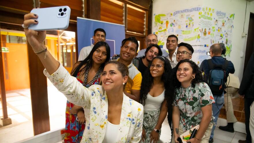 La Primera Dama motiva a los jóvenes a liderar la protección del Amazona