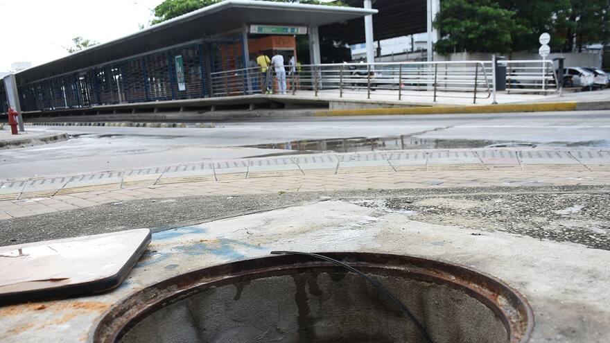 Alcalde Pumarejo insta a denunciar el robo de tapas de alcantarillas