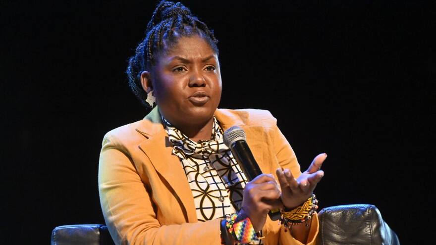 'De malas, soy vicepresidenta': Francia por críticas por uso de helicóptero