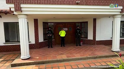 Fiscalía embarga 12 bienes por $7.300 millones a mujer extraditada por presunto lavado de dinero