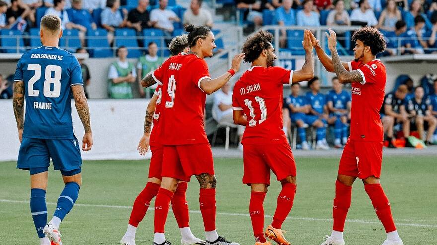 Luis Díaz, titular en la victoria del Liverpool 4-2 sobre Karlsruher