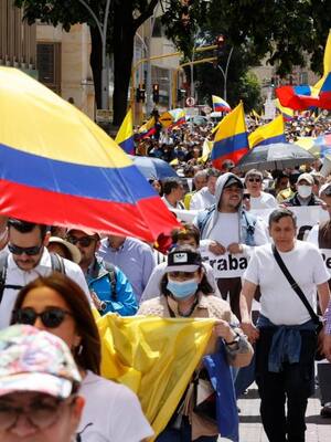 Populismo y Polarización: El Doble Filo de la Autocracia Moderna | Columna de Sebastián Hormiga