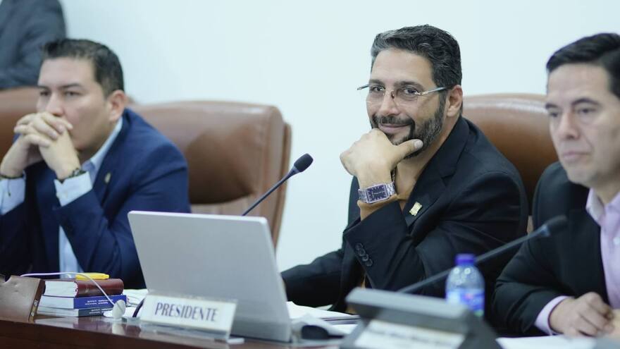 Trámite de la reforma a la salud se ha ajustado a la ley: comisión accidental