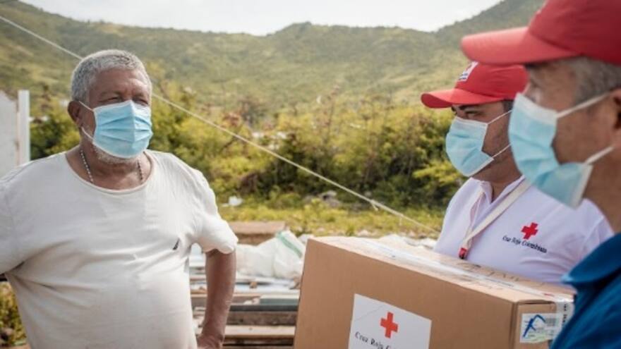 Cruz Roja entregan botes a pescadores en San Andrés