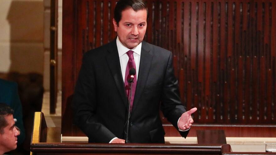 “En sus manos el país está retrocediendo”: senador Luna a Petro