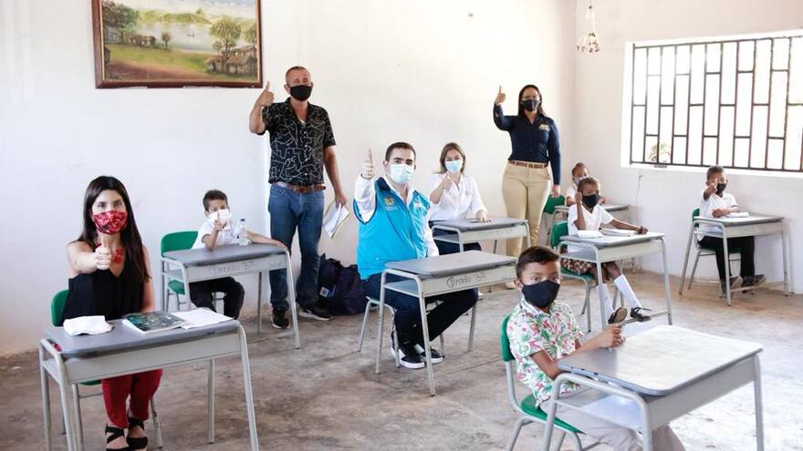 Garantizan implementación del modelo de alternancia educativa en Bolívar