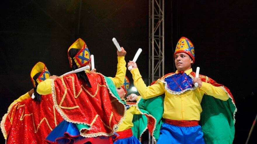 Festival de Danzas de Relación y Especiales llenó de tradición la Plaza de la Paz