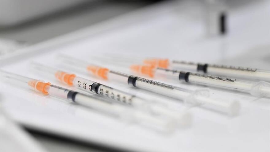 Minsalud llama a reforzar aplicación de terceras dosis a inmunosuprimidos