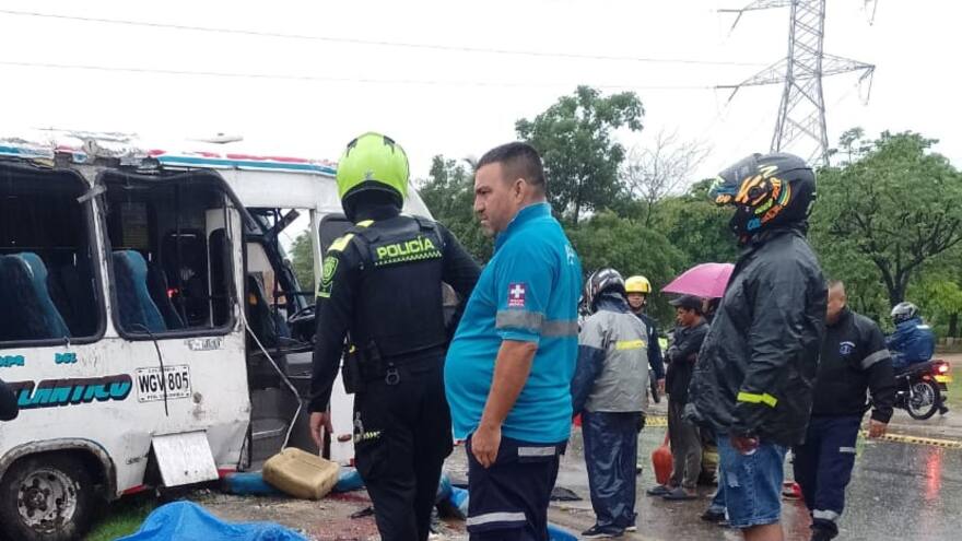 Accidente bus se volcó en la calle 30, Soledad: identifican a la persona que murió en el siniestro