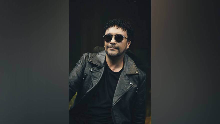 Andrés Cepeda vuelve a calentar su primer amor en ‘El café’