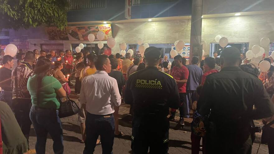 Comunidad hace velatón para rechazar el asesinato de menor en Melgar