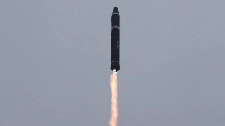 Corea del Norte lanzó un nuevo misil balístico hacia el mar de Japón