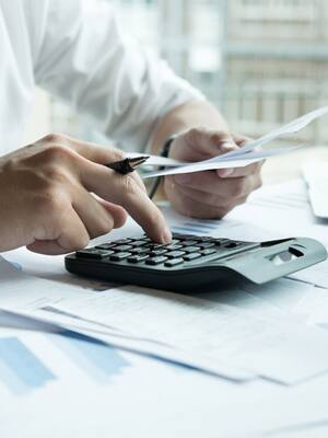 Impuestos, mentiras y guerra