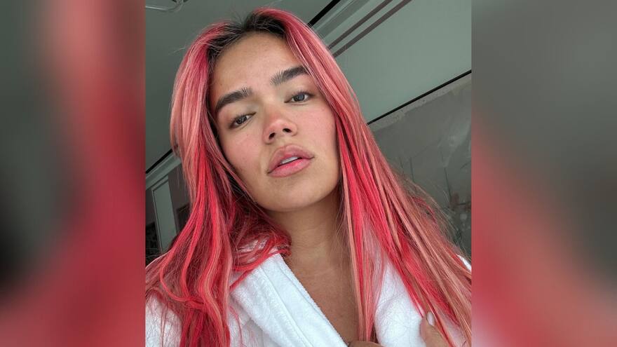 'Es una falta de respeto': Karol G por retoque a foto en portada de revista