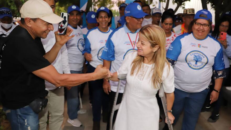 Elsa Noguera entregó espacio público con internet gratis en Galapa y zonas verdes