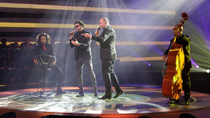 Santiago Cruz y Andrés Cepeda lanzaron El gran Teatro, canción que hace parte del álbum del jurado de La descarga