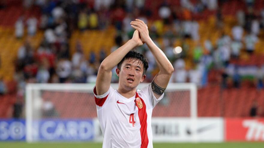 Esposa de un jugador exige que lo expulsen del club y la selección por infiel