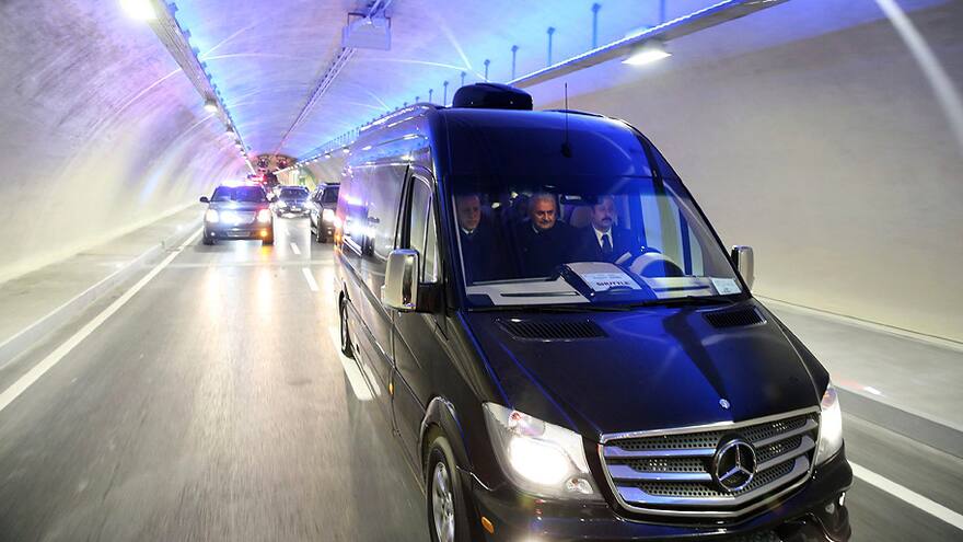 Turquía conecta Europa y Asia con el túnel submarino más profundo del mundo