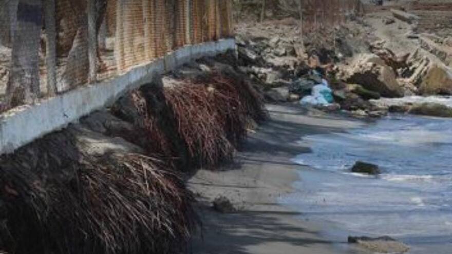 Socializan alternativa de solución a erosión costera en Playa Salguero