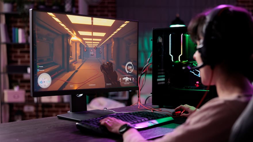 ¿Cuáles son los riesgos de usar cracks y cheats en videojuegos?