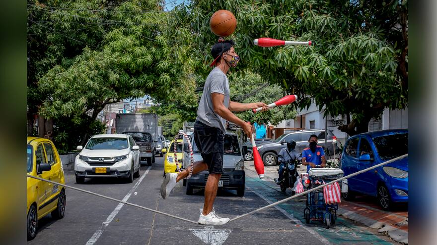 Malabaristas callejeros en Barranquilla