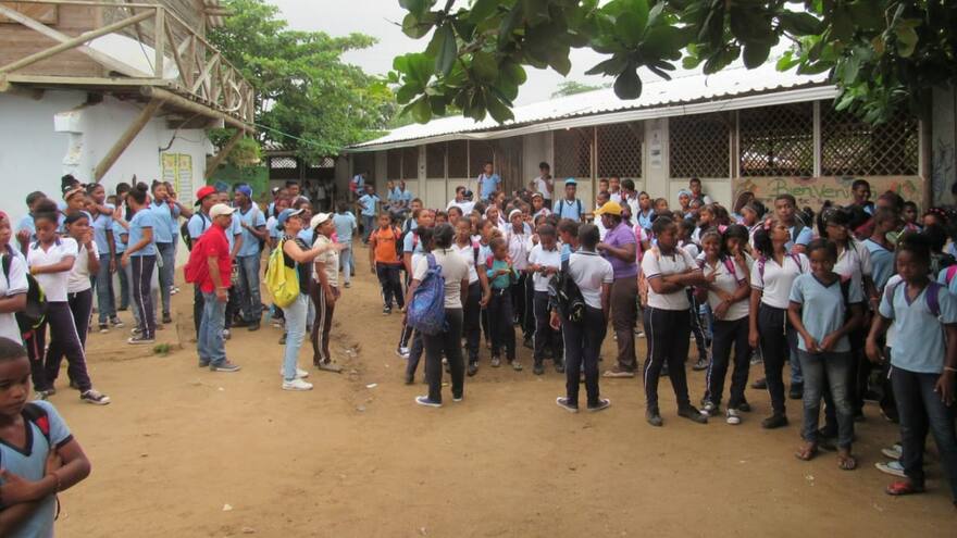 Sucre: hechos de violencia en el interior de una escuela en Berrugas