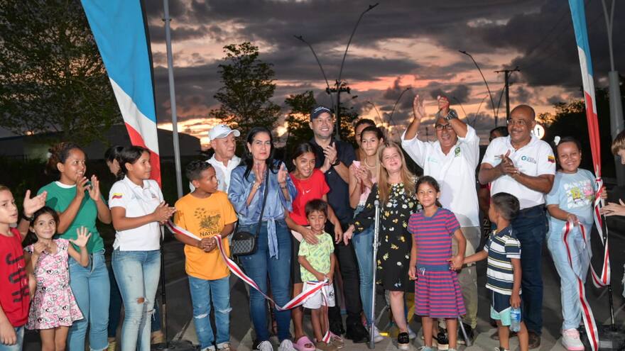 Entregan nueva vía en el barrio Mundo Feliz, en Galapa