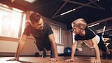 Describen cómo la tendencia a hacer ejercicio se trasmite de padres a hijos