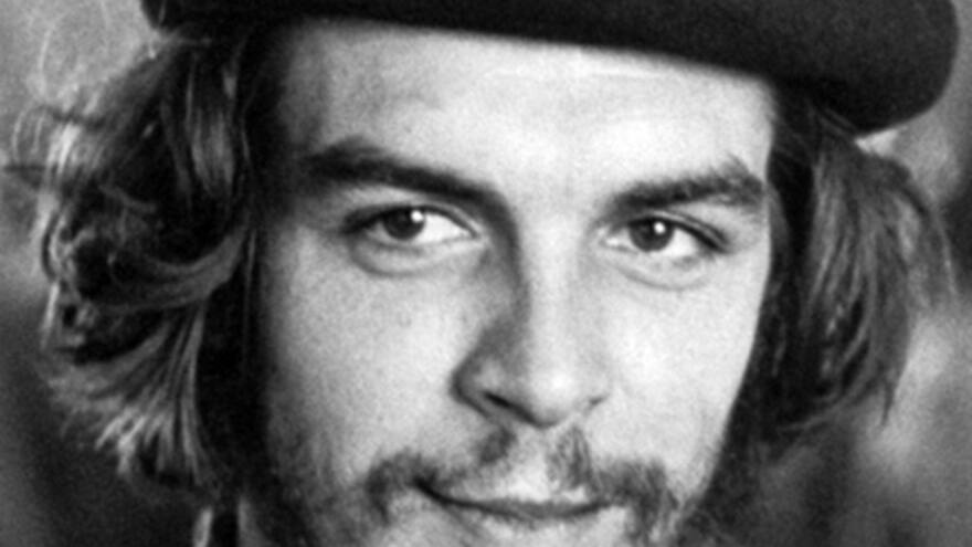 En video | Fundación de Rosario junta firmas para remover estatua del ‘Che’ Guevara