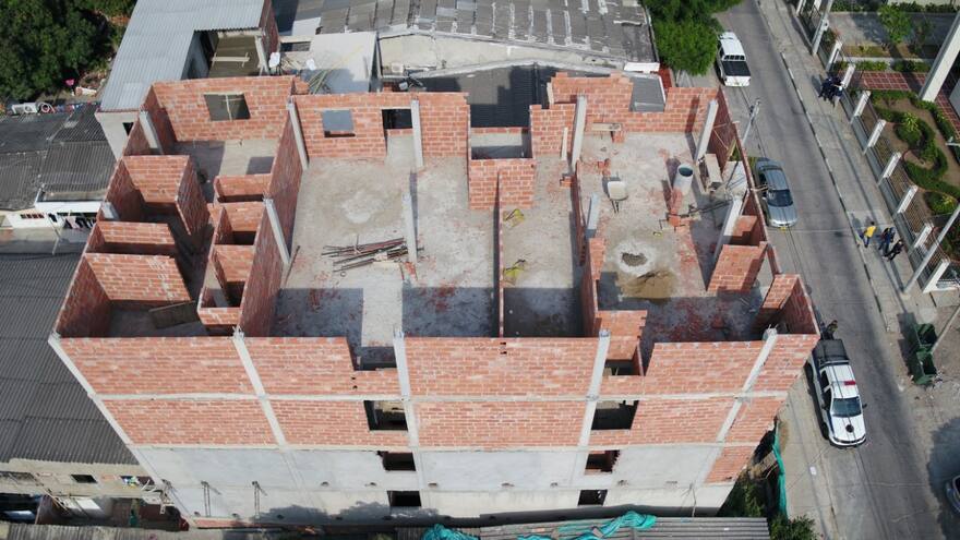 Tres capturados en obras suspendidas de edificio en Cartagena
