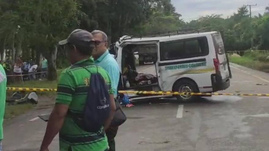 Reportan accidente de una minivans en Sahagún; al menos cuatro muertos