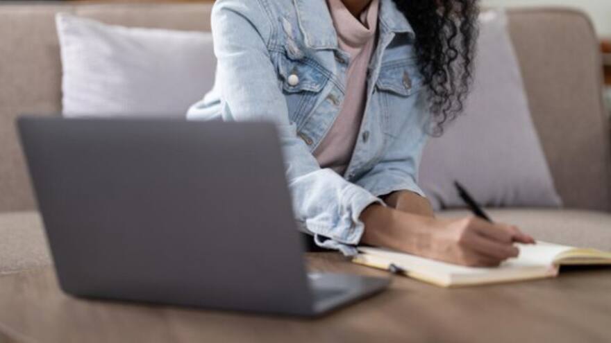 Ofrecen cursos gratuitos y virtuales en Chat GPT, programación y Data Science para 5.000 mujeres en Barranquilla