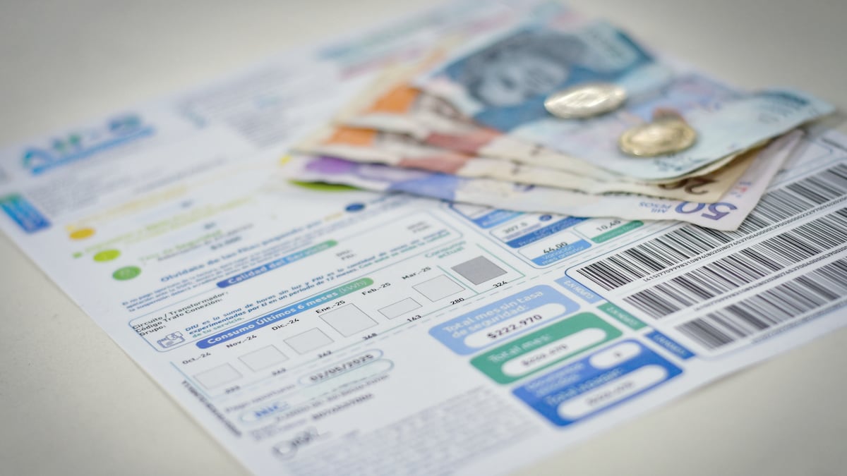 Gobierno propone cobro de $8 por kWh para aliviar crisis de comercializadoras de energía