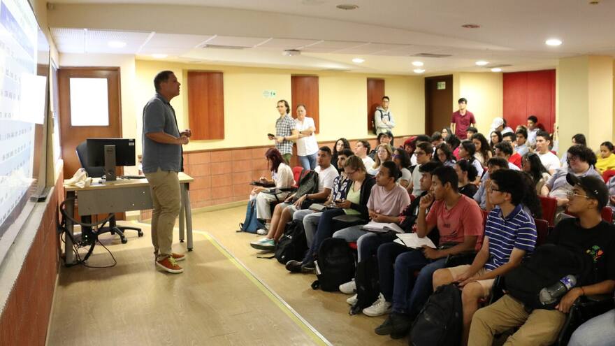 Historiadores internacionales participan en seminario de Uninorte