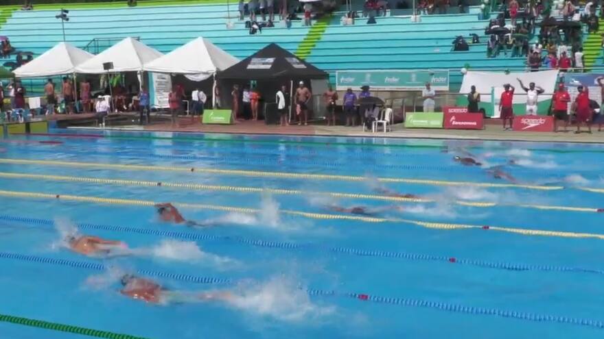 El nadador barranquillero Cardenio Fernández, especialista en el estilo libre y la velocidad