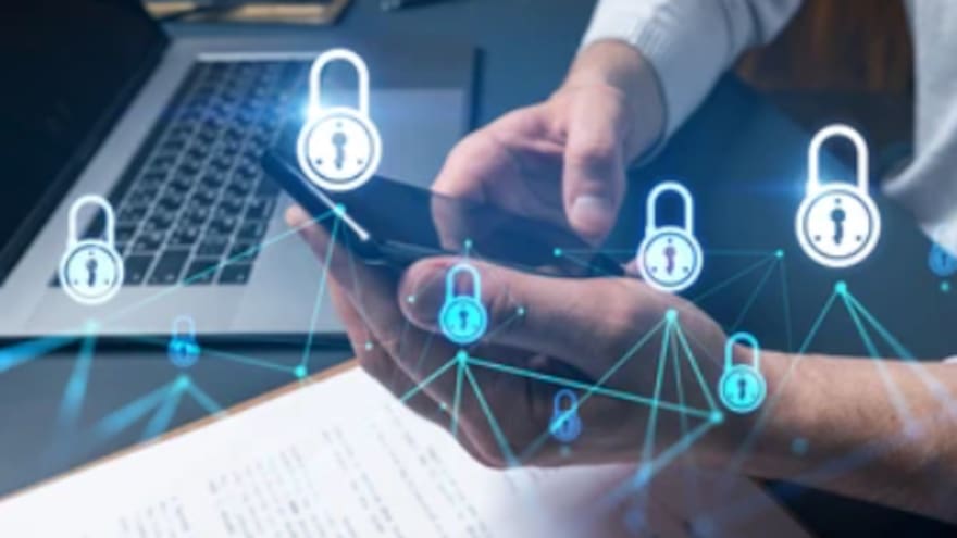 Apagar el celular en la noche puede evitar que lo espíen y roben sus datos personales