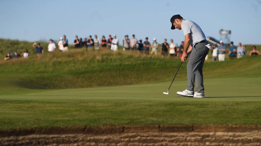 Oosthuizen, líder por un golpe del Abierto Británico de Golf