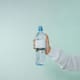 Invima lanza alerta por comercialización de agua potable fraudulenta: “Puede representar un riesgo para la salud”