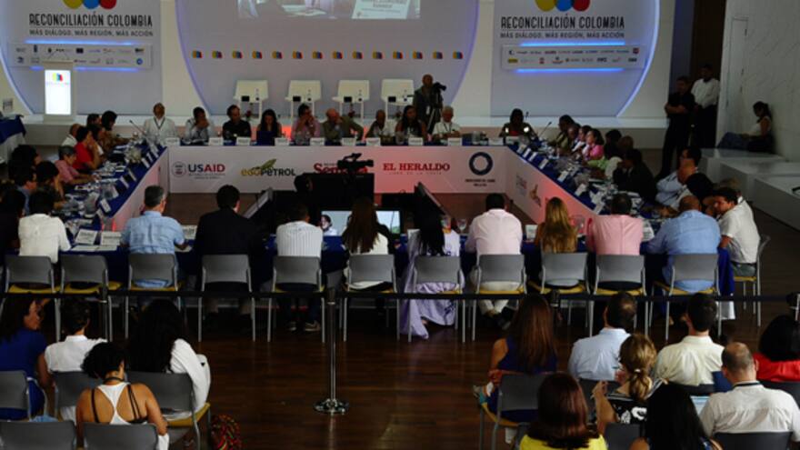 'El debate sobre la reconciliación nacional debe empezar en regiones': Alan Jara