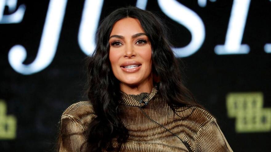 Kim Kardashian obtiene una orden de restricción contra un hombre que supuestamente le habla por telepatía