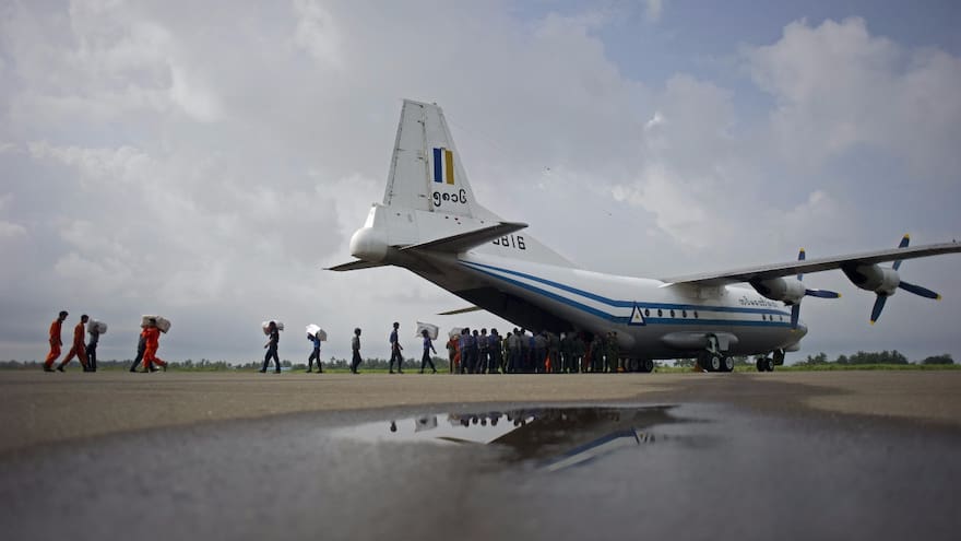 Fuerza Aérea halla restos de avión militar birmano desaparecido