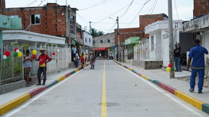 En Cartagena se efectuó el ‘Calletón’ Navideño 2025 beneficiando a Manga, Blas de Lezo y Ceballos