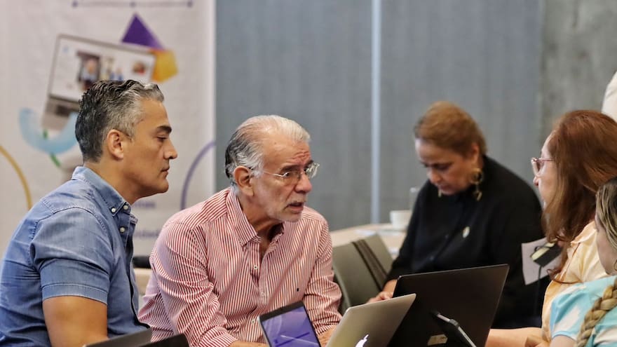 Funcionarios de la Gobernación del Atlántico se capacitan en inteligencia artificial y herramientas digital