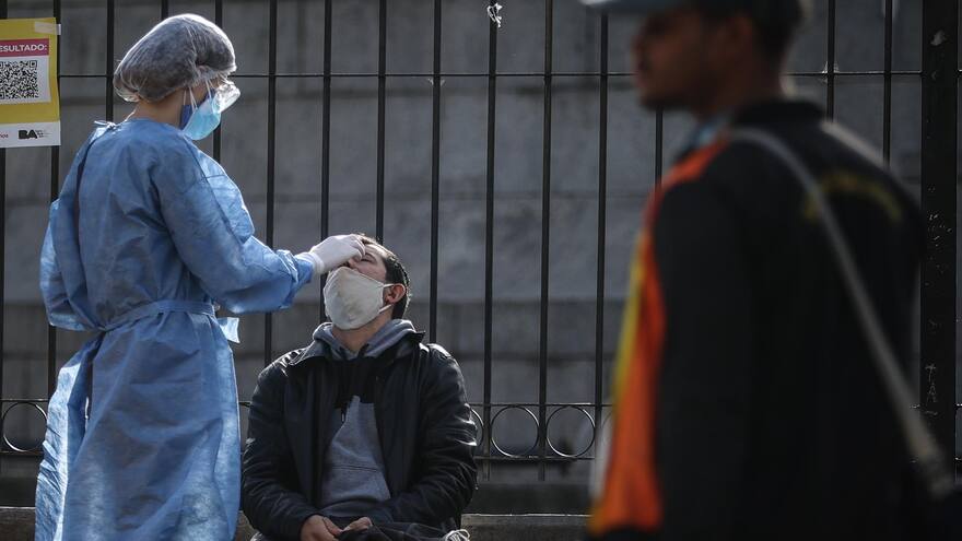 La covid-19 podría generar efectos persistentes en el cerebro según estudio